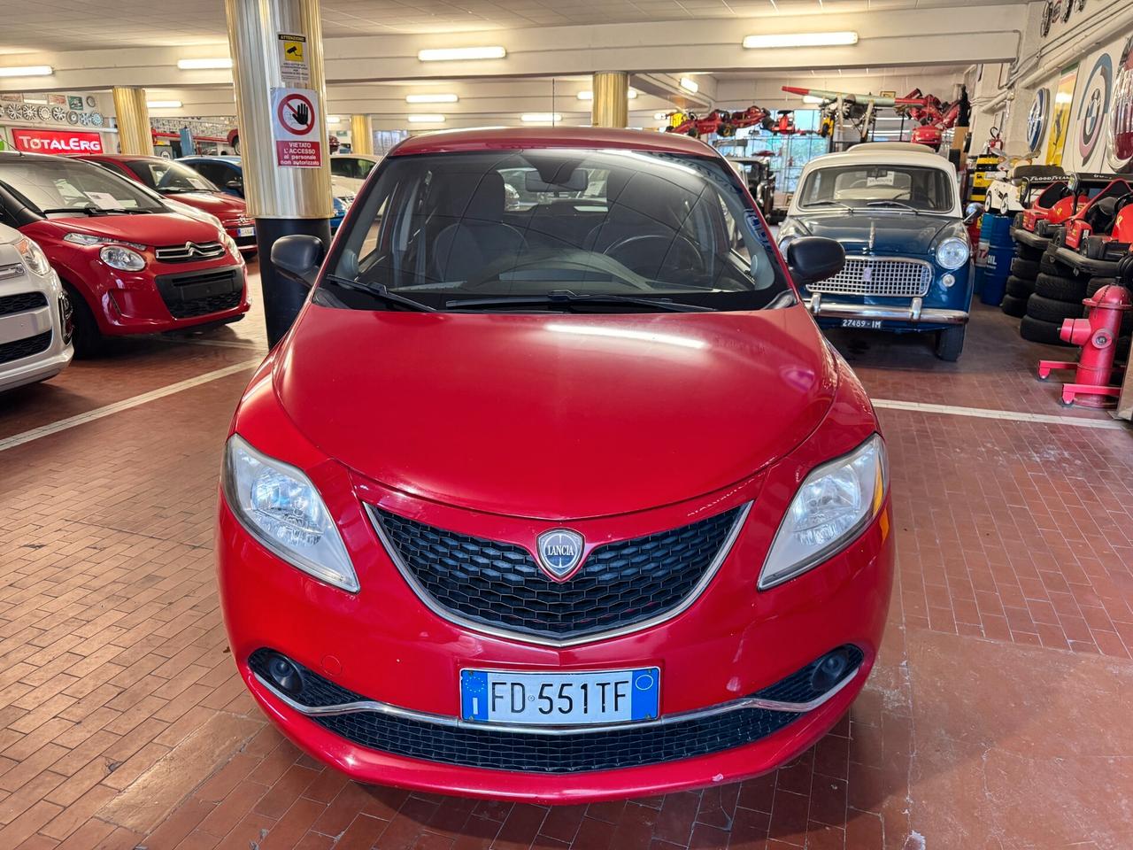 Lancia Ypsilon 1.2 69 CV 5 porte Silver