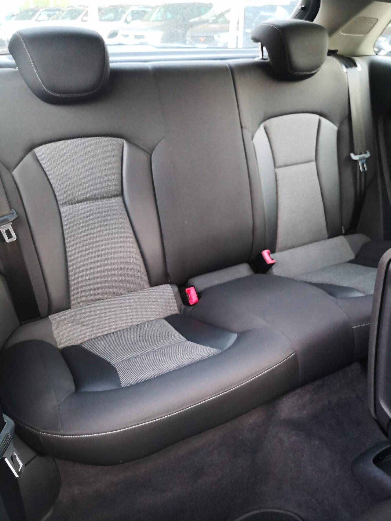 Audi A1 1.6 TDI 105 CV ***NEOPATENTATI***CIELO SCOLLATO***