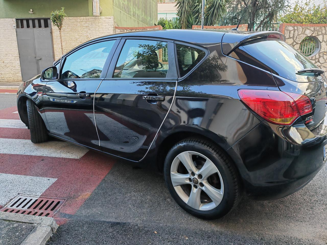 OPEL ASTRA 1.6 BENZINA CV115 KW85 FULL PERFETTA