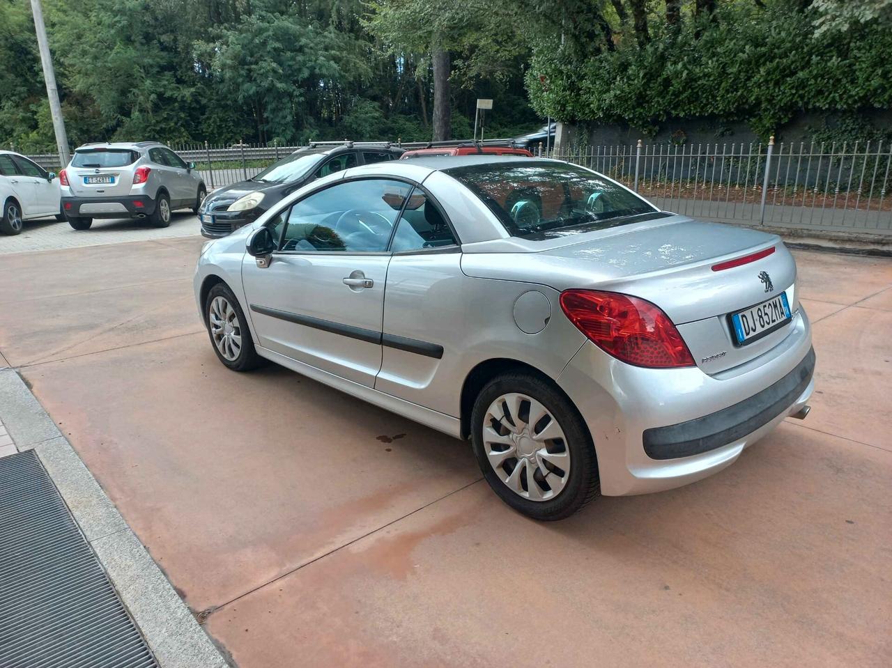Peugeot 207 1.6 120CV CC Féline