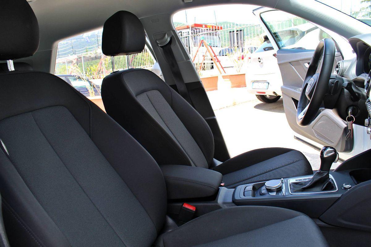 AUDI - Q2 - 35 TDI quattro S tronic Business