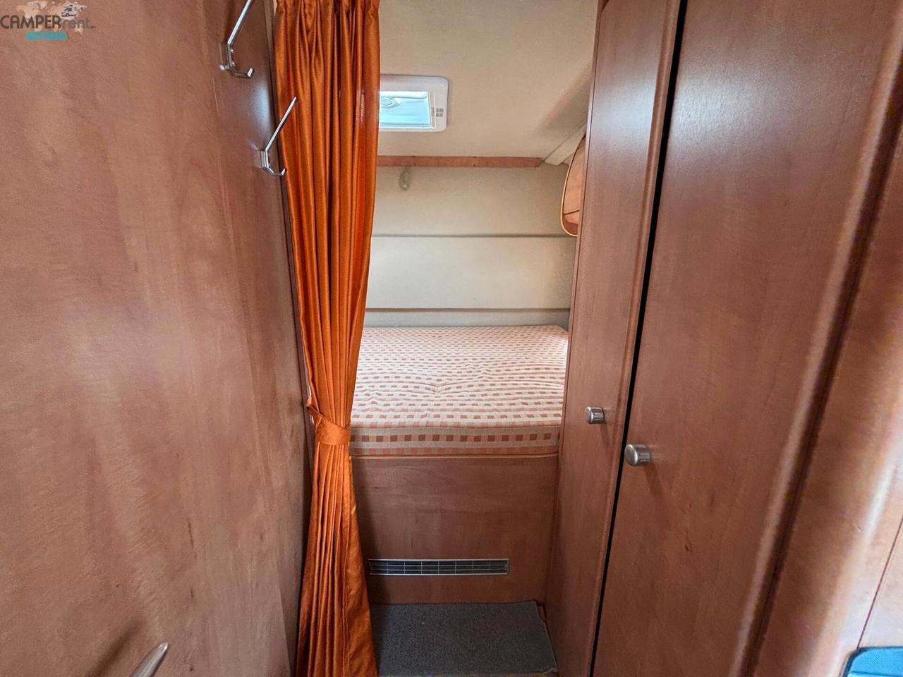 CARTHAGO CHIC I 47 - motorhome con letto matrimoniale in coda ed ampio garage