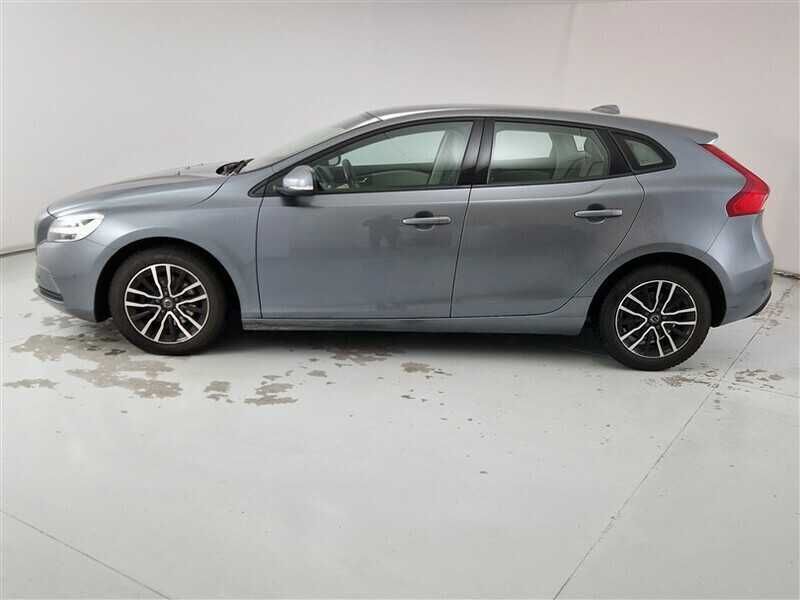 VOLVO V40 D2 Business Plus 5 PORTE BERLINA