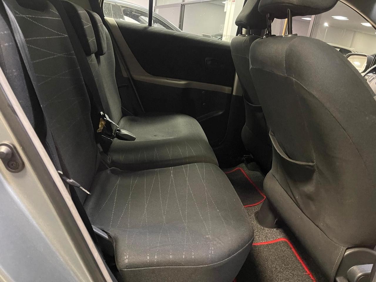 Toyota Yaris 1.0 5 porte Sol