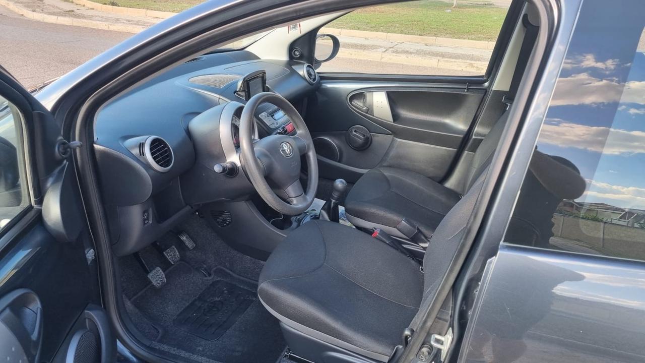 Toyota Aygo 1.0 12V VVT-i 5 porte Lounge Connect MMT