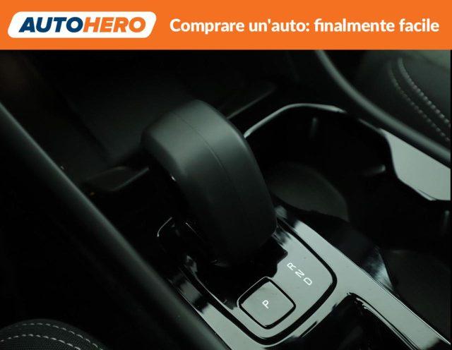 VOLVO XC40 B3 automatico Plus Dark