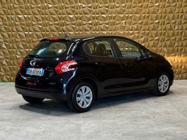 Peugeot 208 1.4 HDi 68 CV 5 porte Allure