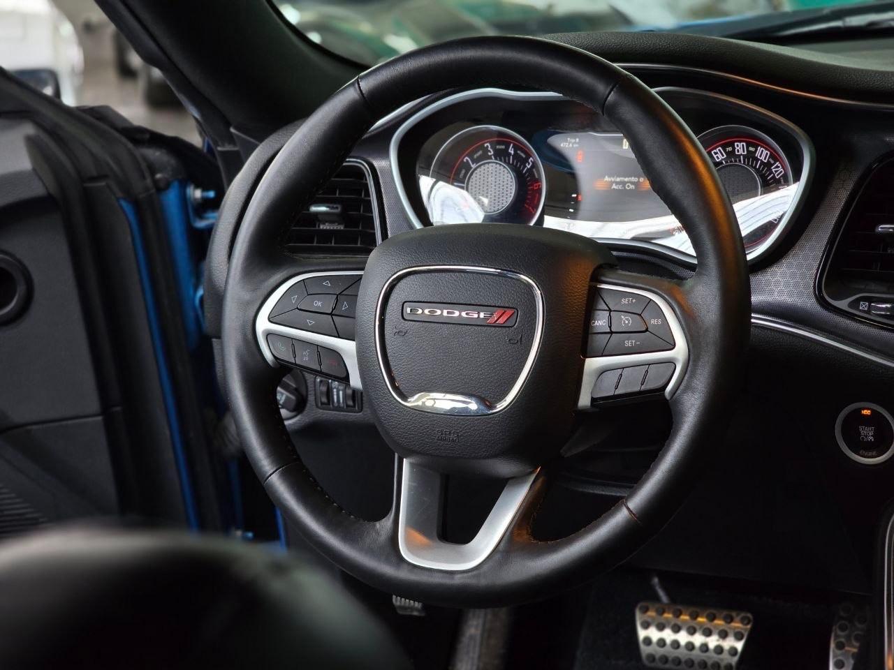 Dodge Challenger 5.7 HEMI V8 *IVA ESPOSTA