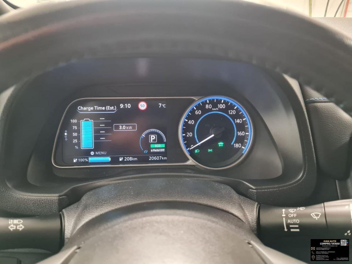 NISSAN Leaf Tekna 40 kWh-Elettrica-20.000 Km