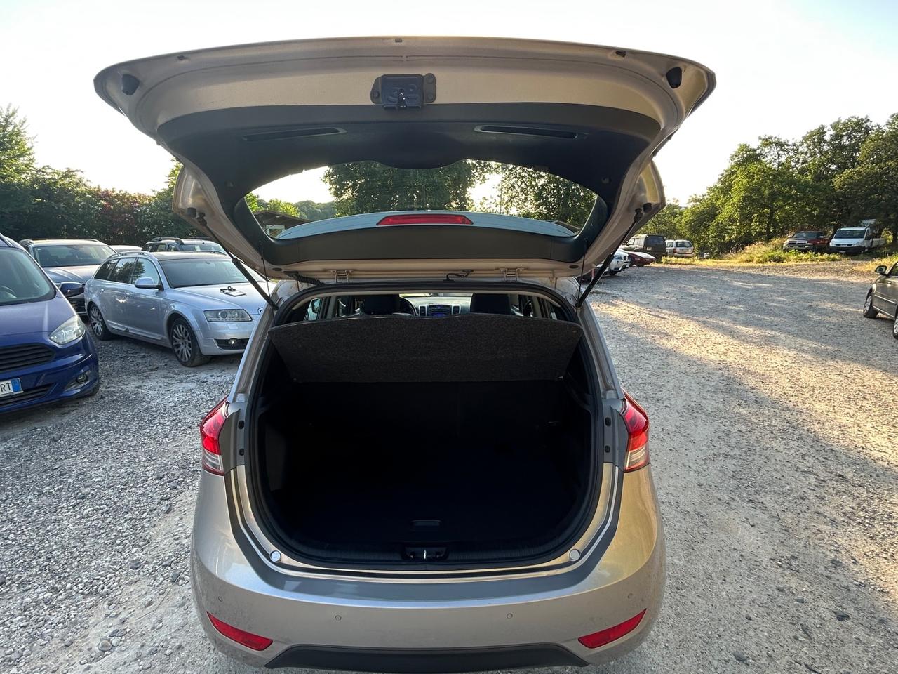 Hyundai iX20 1.4 90 CV GPL Comfort neopatentati permute