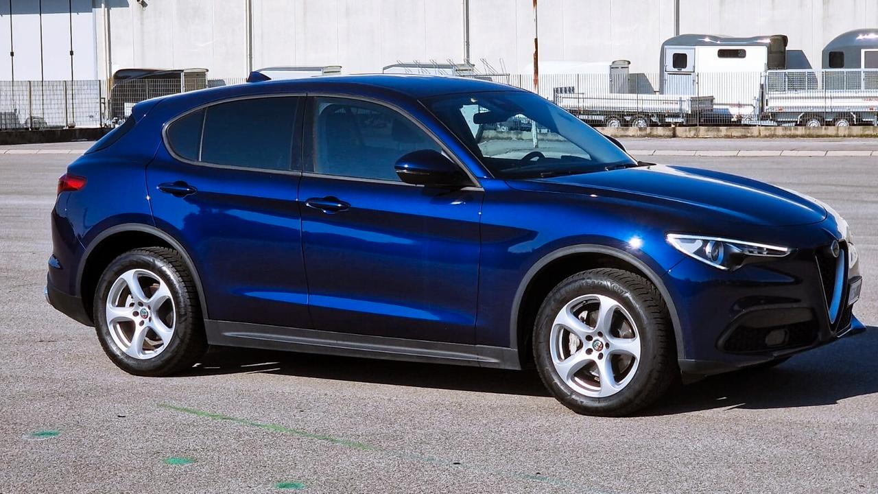 Alfa Romeo Stelvio 2.2 Turbodiesel 180 CV AT8 Q4 Business