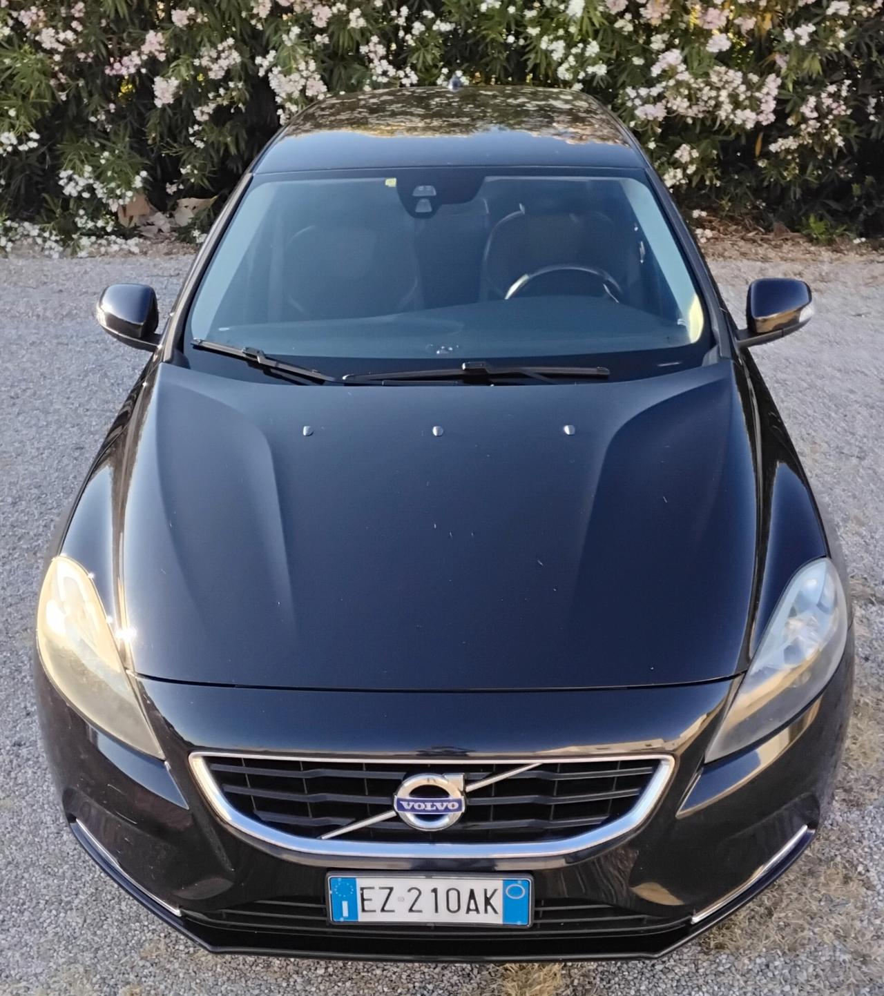 Volvo V40 D2 1.6 R-design Kinetic