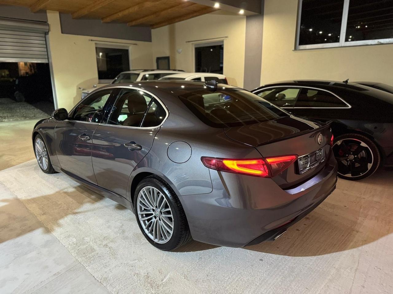 Alfa Giulia 180cv AT8