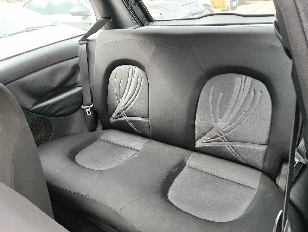 Lancia Ypsilon 1.3 MJT 75 CV Unyca