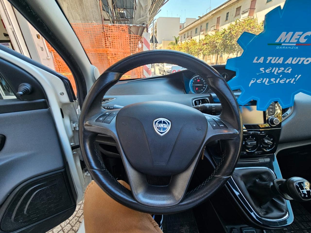 Lancia Ypsilon 1.2 69 CV Tetto apribile
