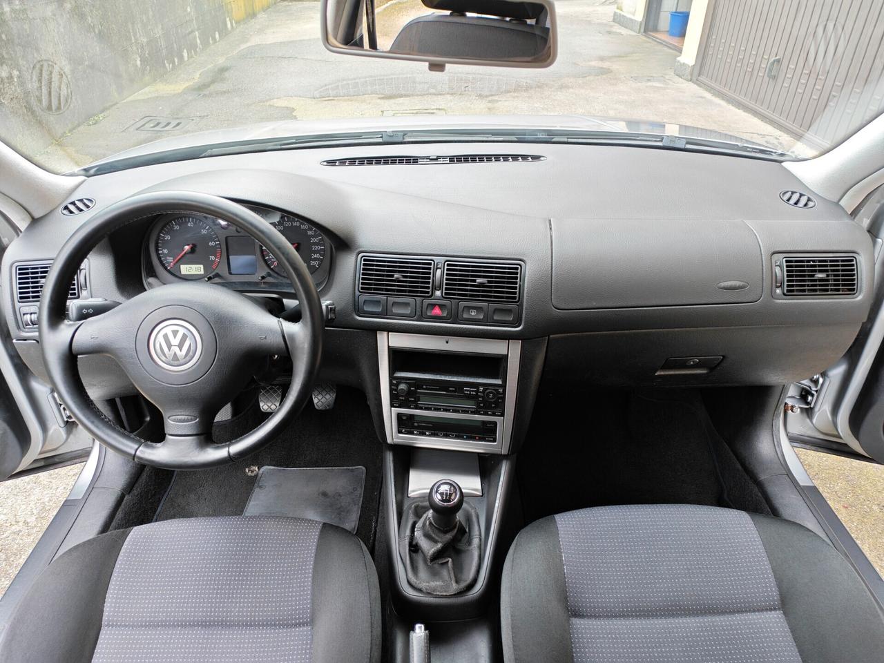 Volkswagen Golf 1.6 BENZINA 105cv Highline / 81.000km