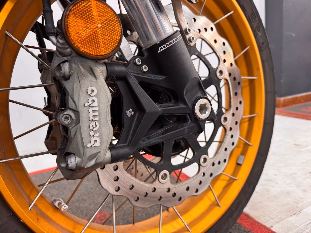 Qj Motor SRT 700 SX TRIS DI VALIGIE IN OMAGGIO