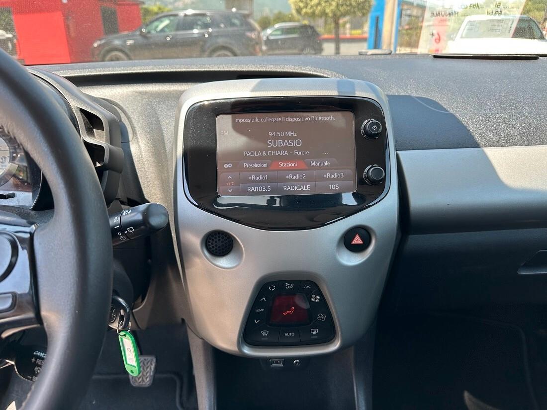 Toyota Aygo 1.0 VVT-i 69 CV 5 porte x-cool TSS