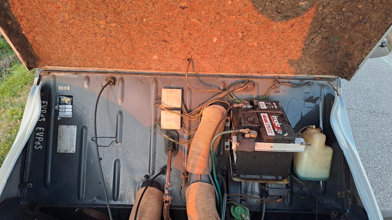 Citroen 2CV 6 Charleston RESTAURATA