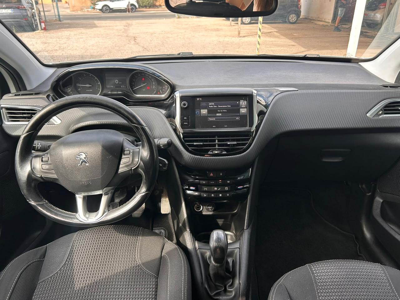Peugeot 208 PureTech 82 5 porte Allure