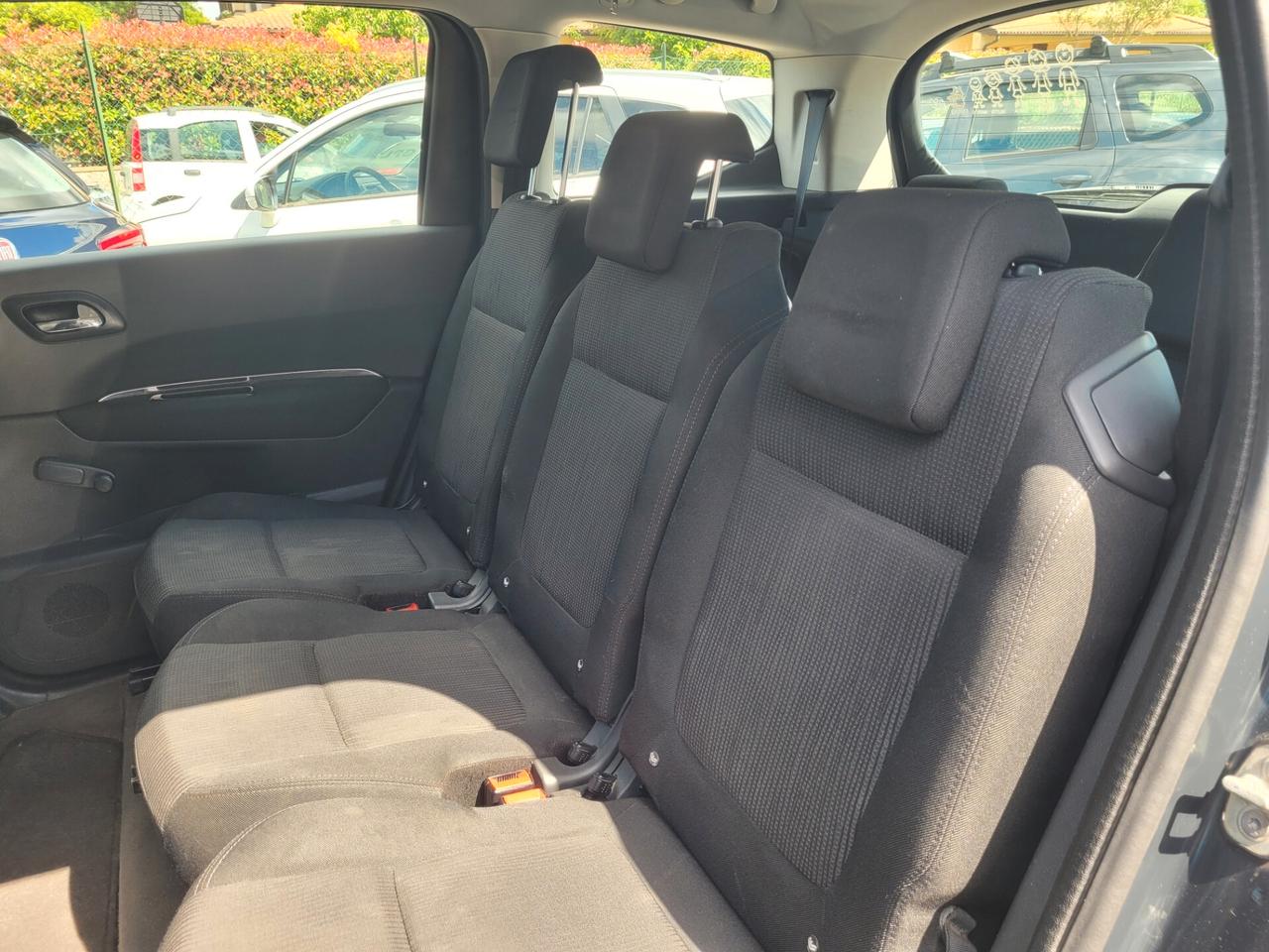 Peugeot 5008 1.6 7 POSTI