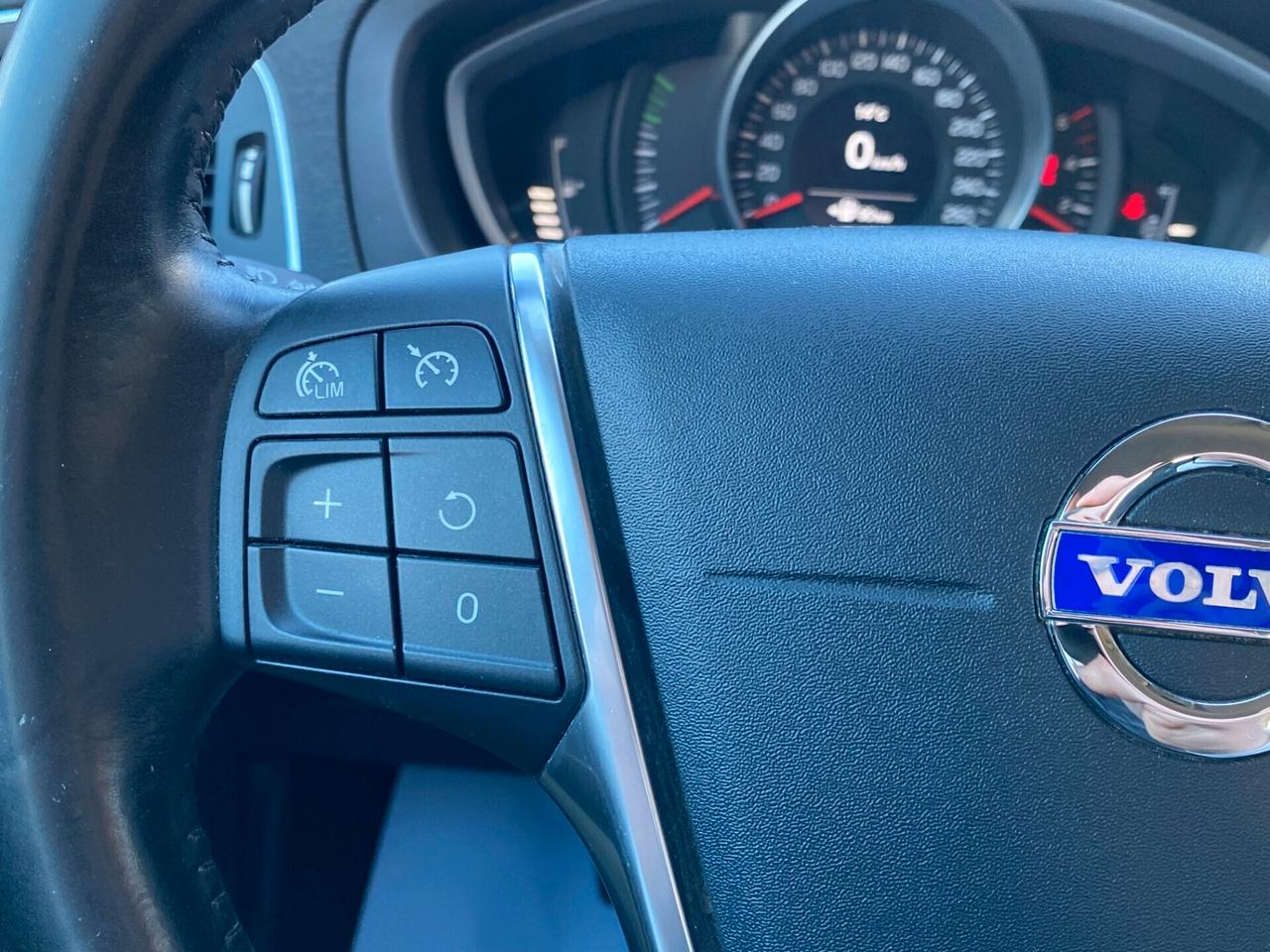 VOLVO V40 Cross Country D2 1.6 115cv GARANTITA