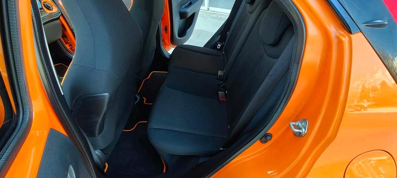 Toyota Aygo 1.0 72 CV x-wave orange KM 27000