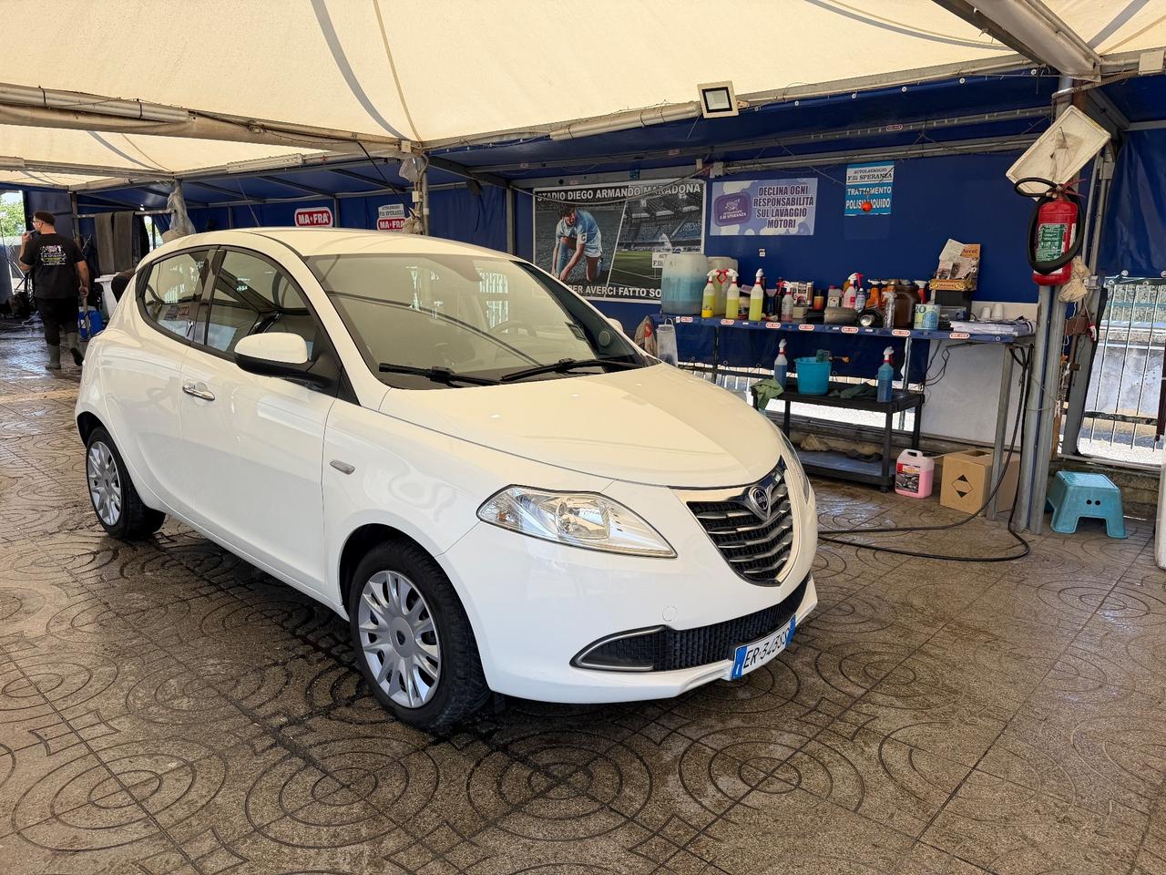 Lancia Ypsilon 1.2 69 CV Unyca