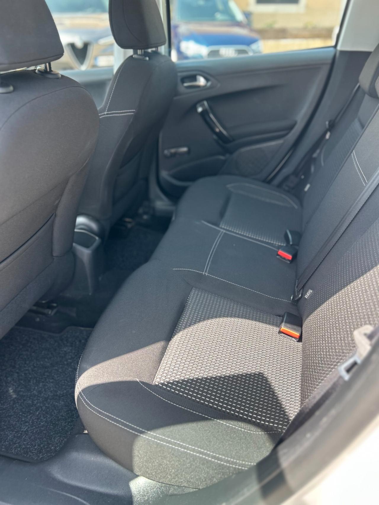 Peugeot 208 BlueHDi 100 5 porte Allure 2016
