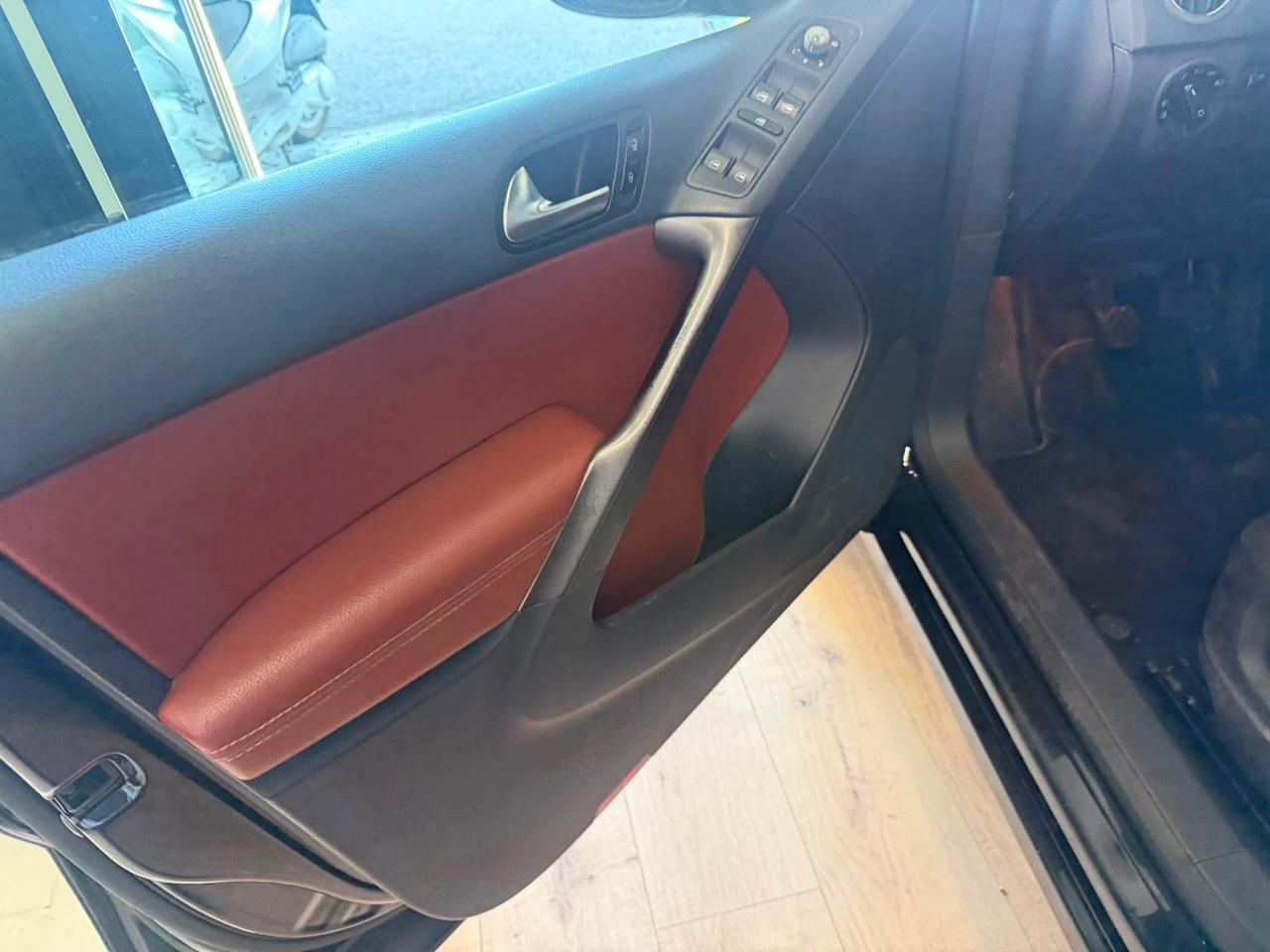 Volkswagen Tiguan 2.0 TDI DPF 4MOTION Sport & Style