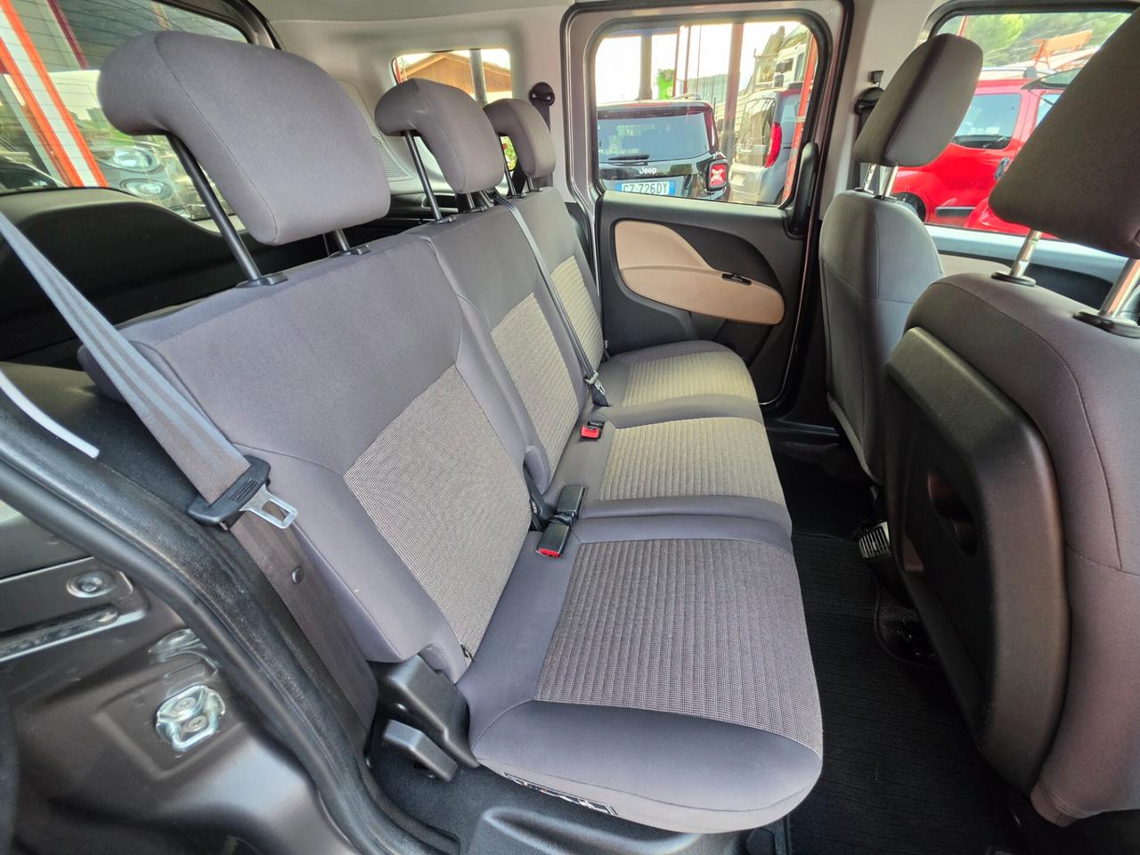 Fiat Dobló 1,6 diesel 05/2015 Cv105