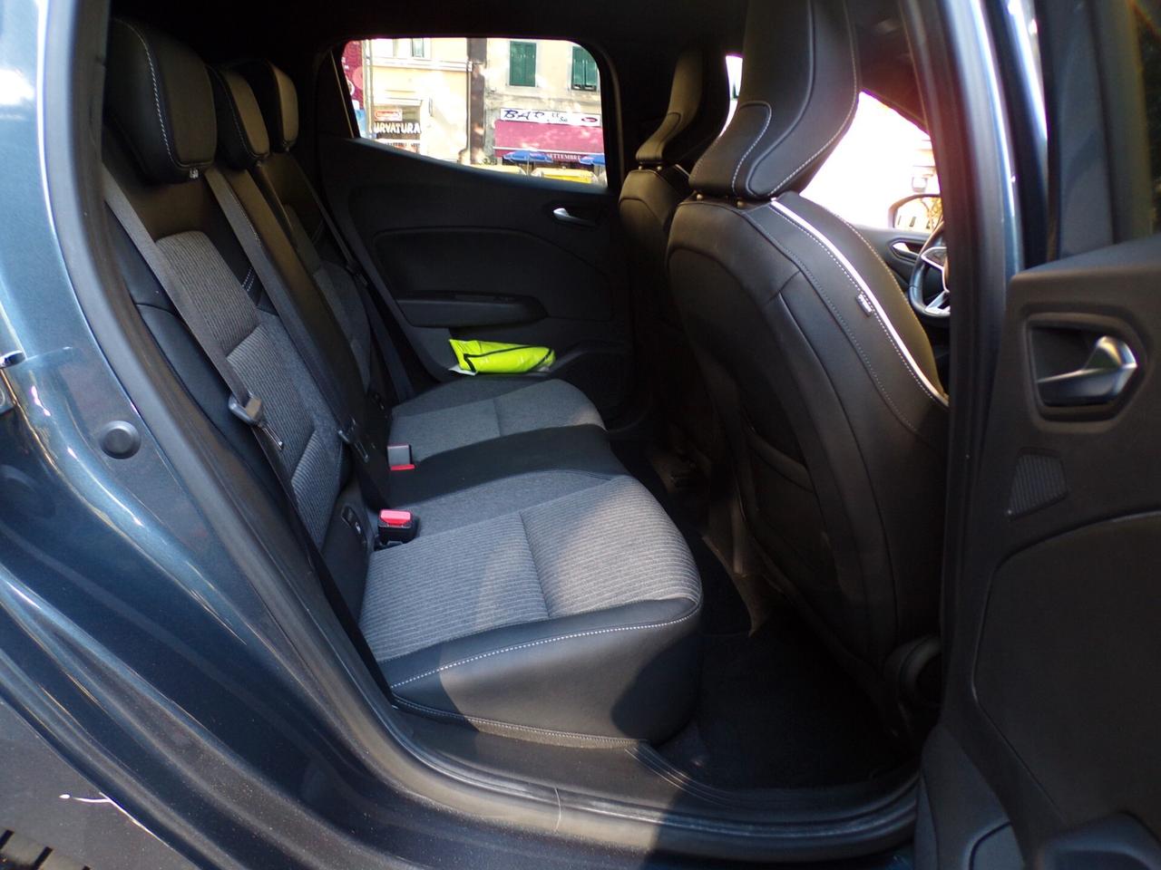RENAULT CLIO INTENS 1 PROPRIETARIO | 85.500 KM | NOV.2019 BOOK SERVICE RENAULT | NEOPATENTATI