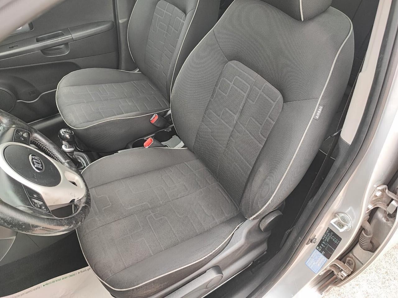 Kia Venga 1.4 benzina Easy Gancio traino Neopatentati