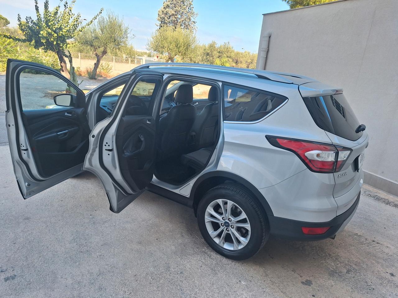 Ford Kuga 1.5 TDCI 120 CV NAVI GANCIO TRAINO