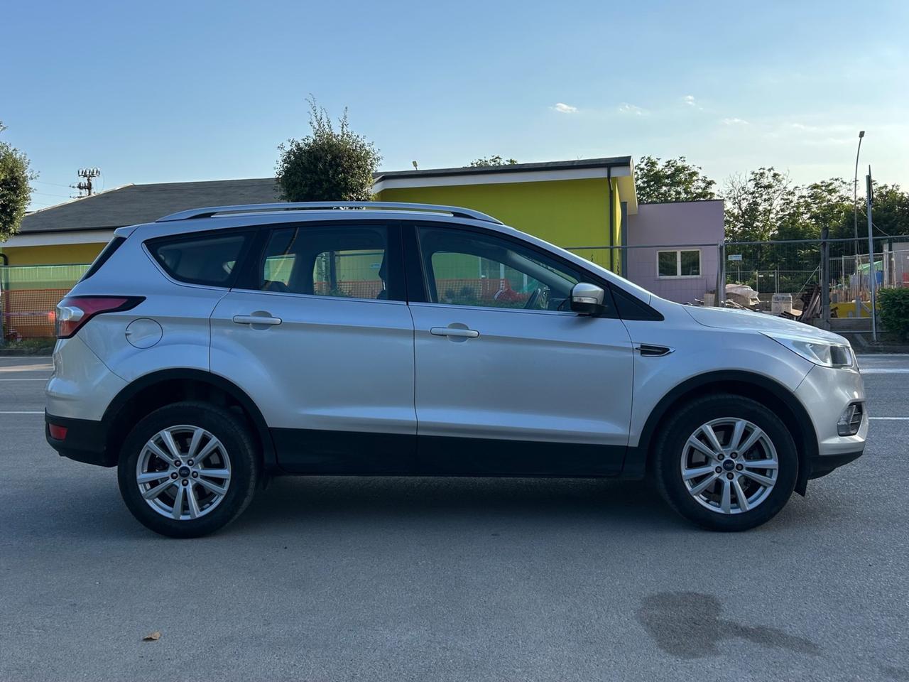 Ford Kuga 1.5 TDCI 120 CV S&S 2WD ST-Line