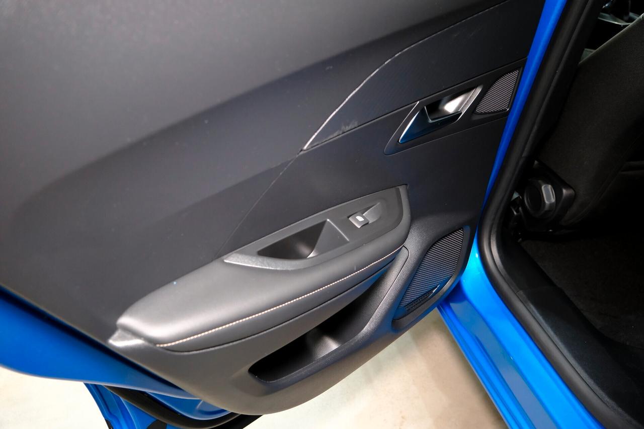 PEUGEOT 2008 1.200 T 100 cv ALLURE COCKPIT 3D