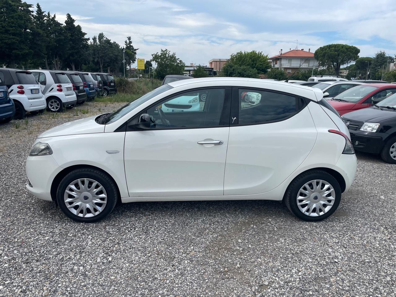 Lancia Ypsilon 1.2 69 CV 5 porte S&S Platinum