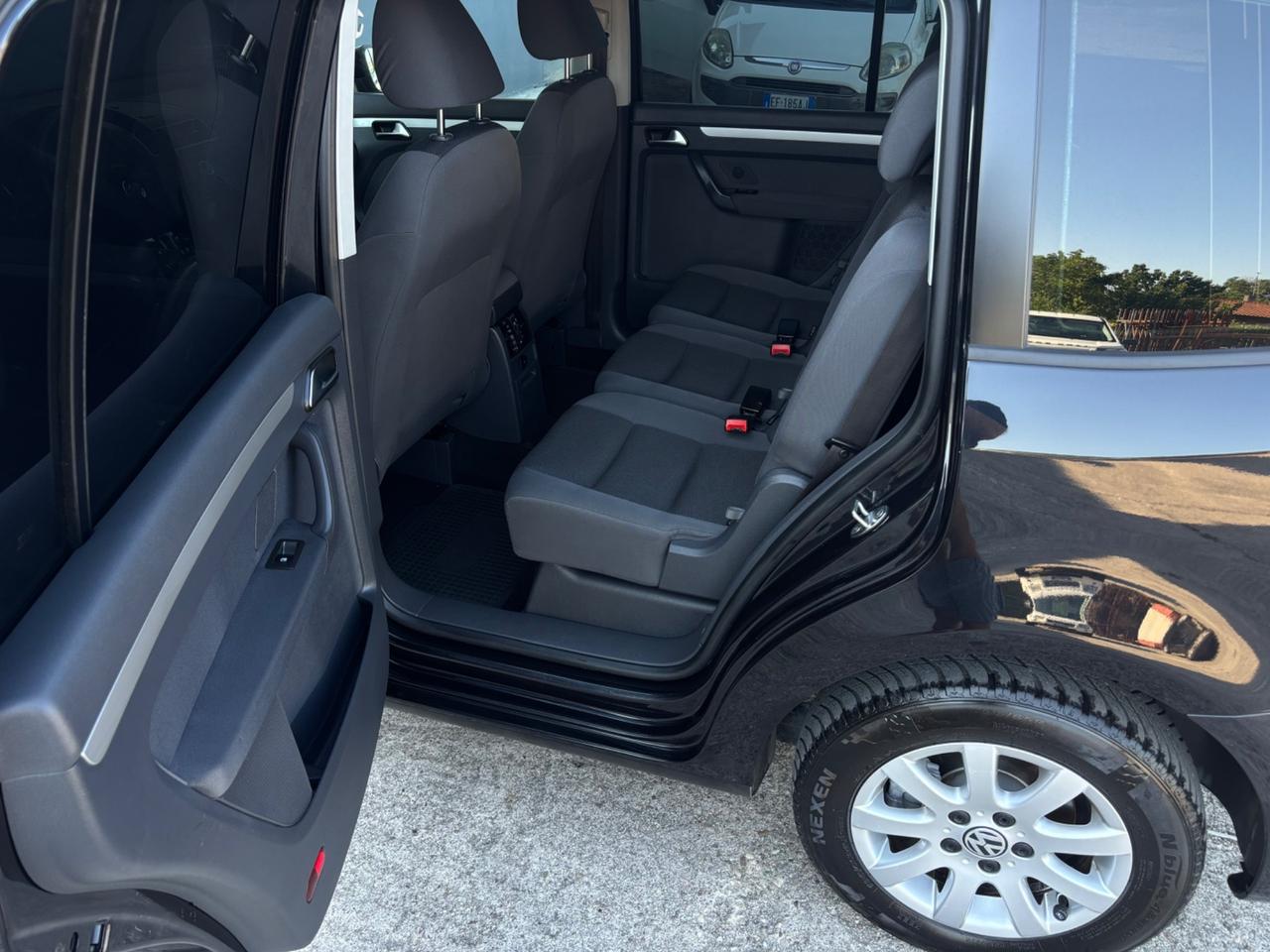Volkswagen Touran 1.6 TDI 7 POSTI. Garanzia 12mesi