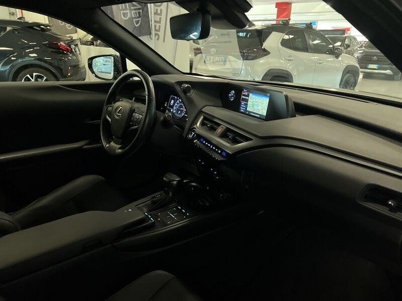 Lexus UX Hybrid 4WD Midnight