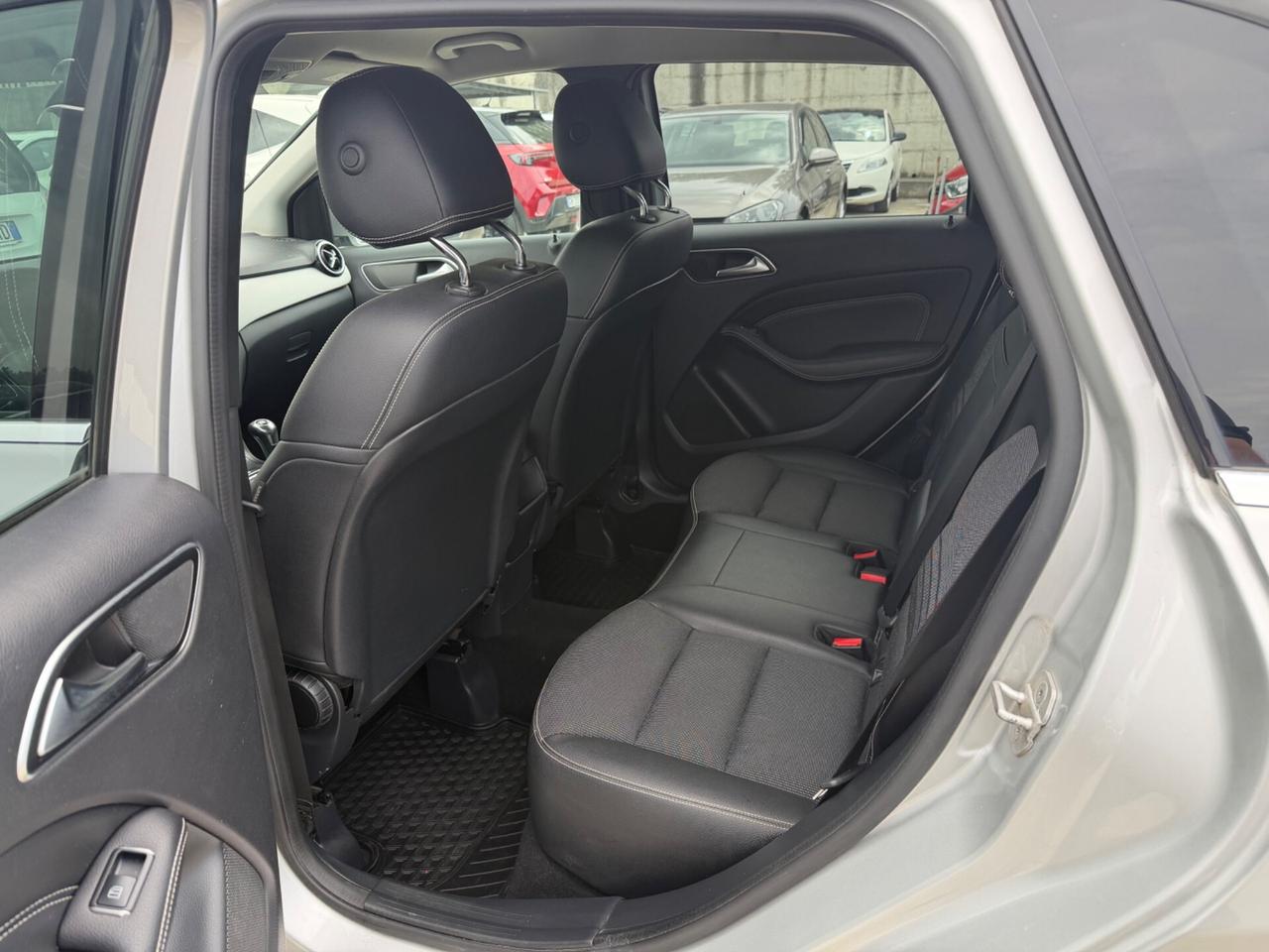 Mercedes-benz B 180 d Premium