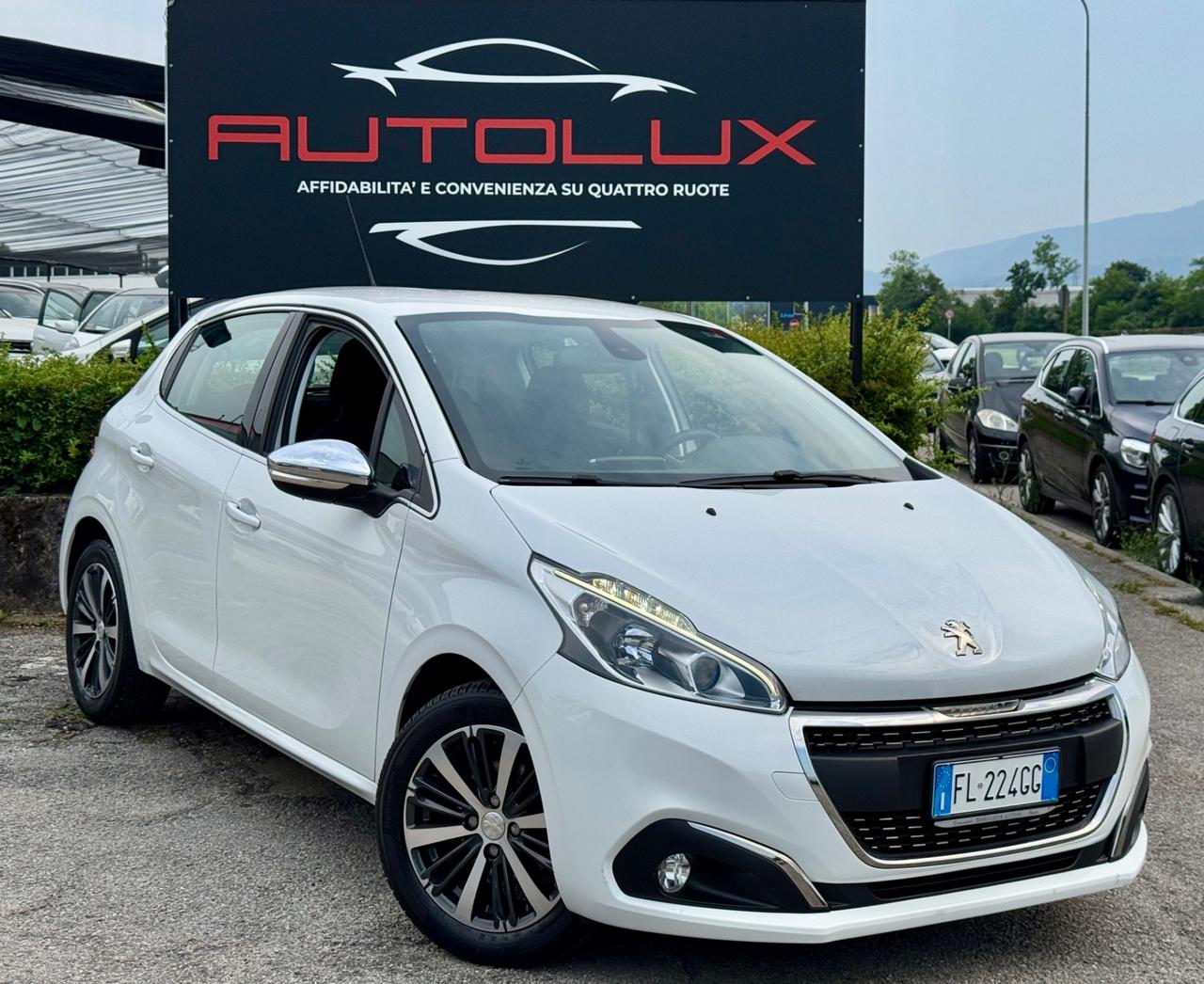 Peugeot 208 BlueHDi 75 5 porte black line 2017