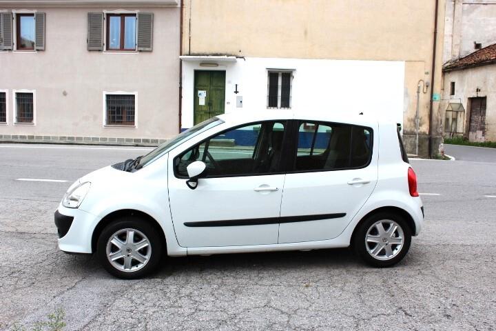 Renault Modus 1.5 dCi 85CV Dynamique clima automatico 5porte cerchi in lega radio cd neopatentati