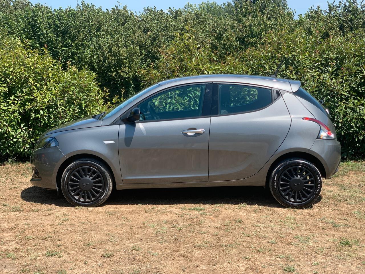 Lancia Ypsilon 1.0 FireFly 5 porte S&S Hybrid Silver Plus
