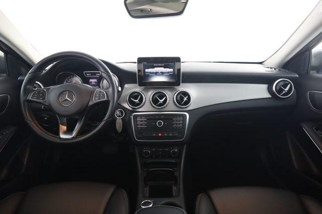 MERCEDES-BENZ CLA sse GLA GLA 200 d Automatic Sport