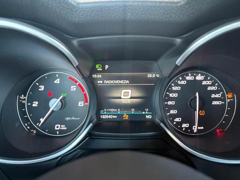 Alfa Romeo Stelvio 2.2 t Business rwd 160cv auto