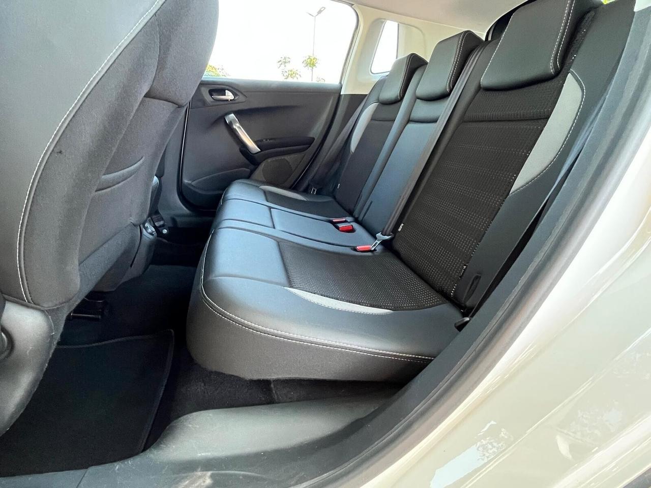 Peugeot 2008 BlueHDi 120 S&S Allure