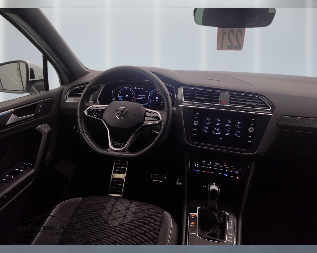 VOLKSWAGEN Tiguan II 2021 - Tiguan 1.5 tsi R-Line 150cv dsg