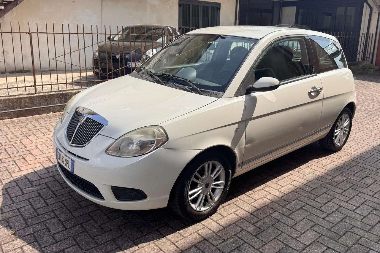 Lancia Ypsilon 1.2 Benzina Ok Neopatentati