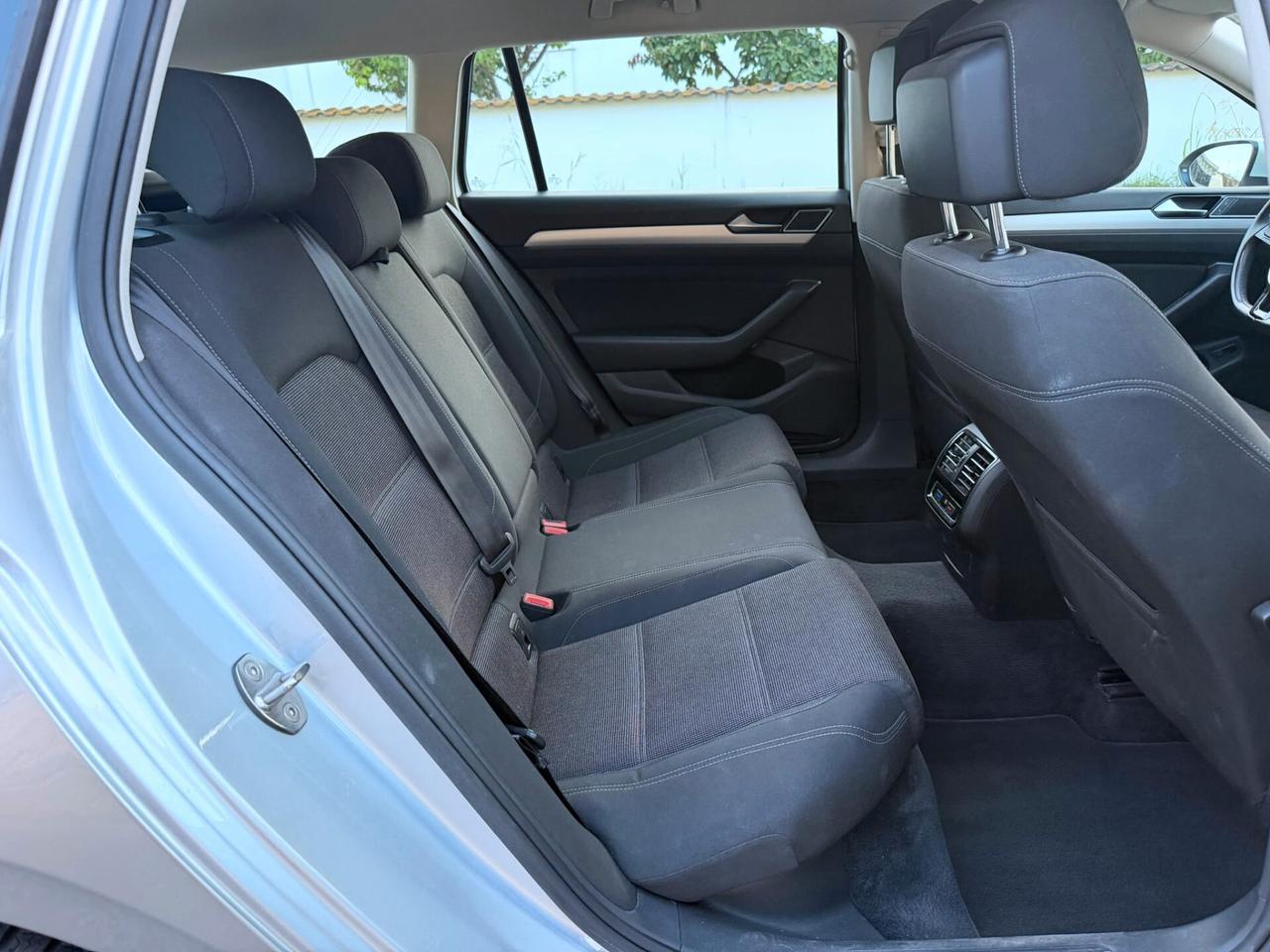 Volkswagen Passat 1.6 TDI DSG AUTOMATICO BlueMotion