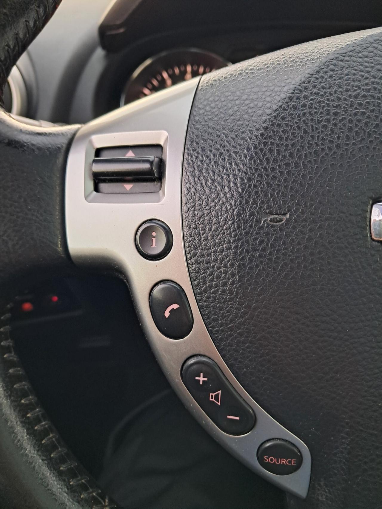 Nissan Qashqai TEKNA 1.6 GPL-TETTO*NAVI*TELECAMERA